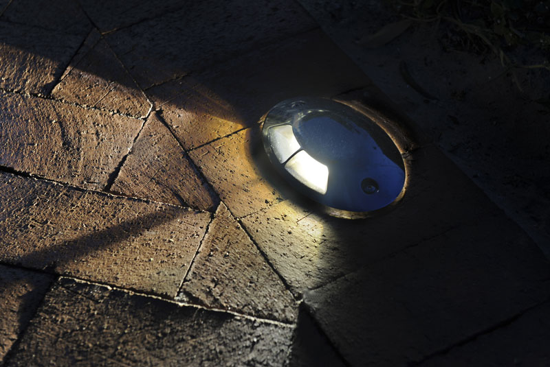Dramatic Led Landscape Lighting Click To Enlarge Image White Led X Light Single Sided Pathway Driveway